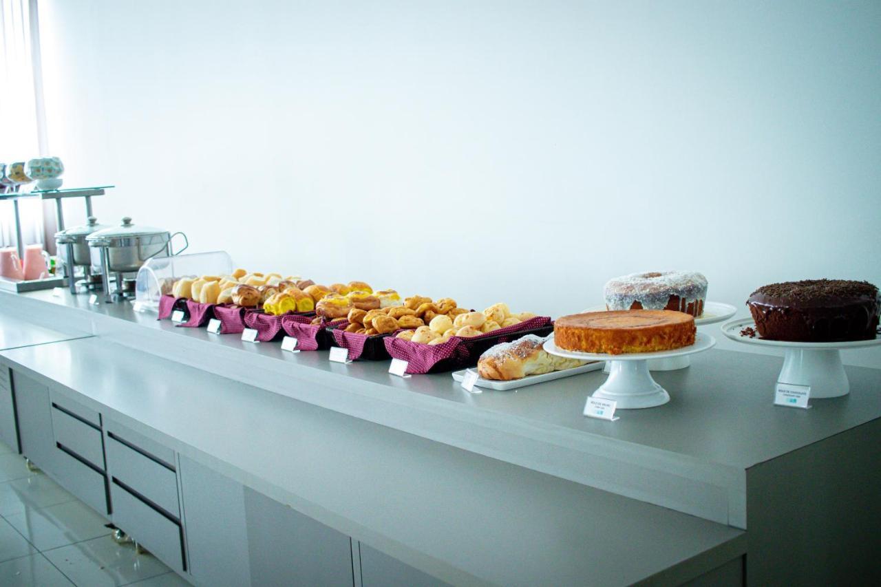 Hotel H2 Congonhas Congonhas  Zewnętrze zdjęcie A selection of cakes