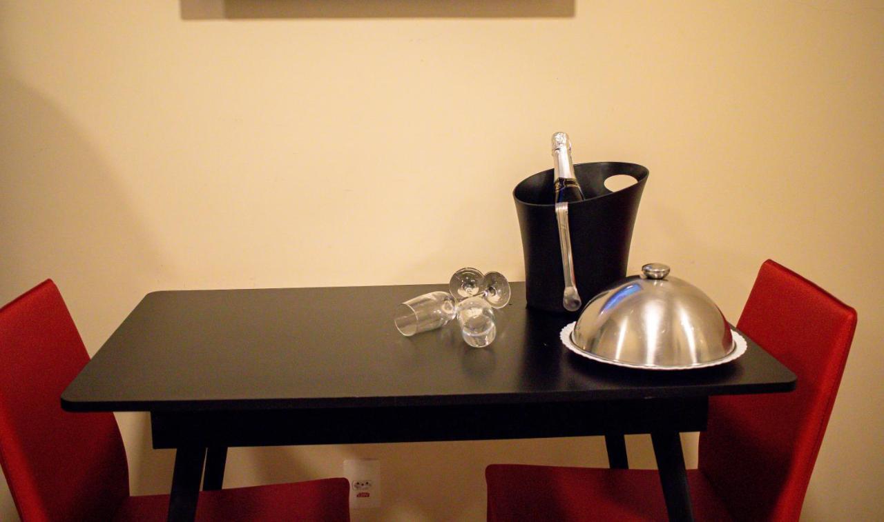 Hotel H2 Congonhas Congonhas  Zewnętrze zdjęcie A champagne bucket